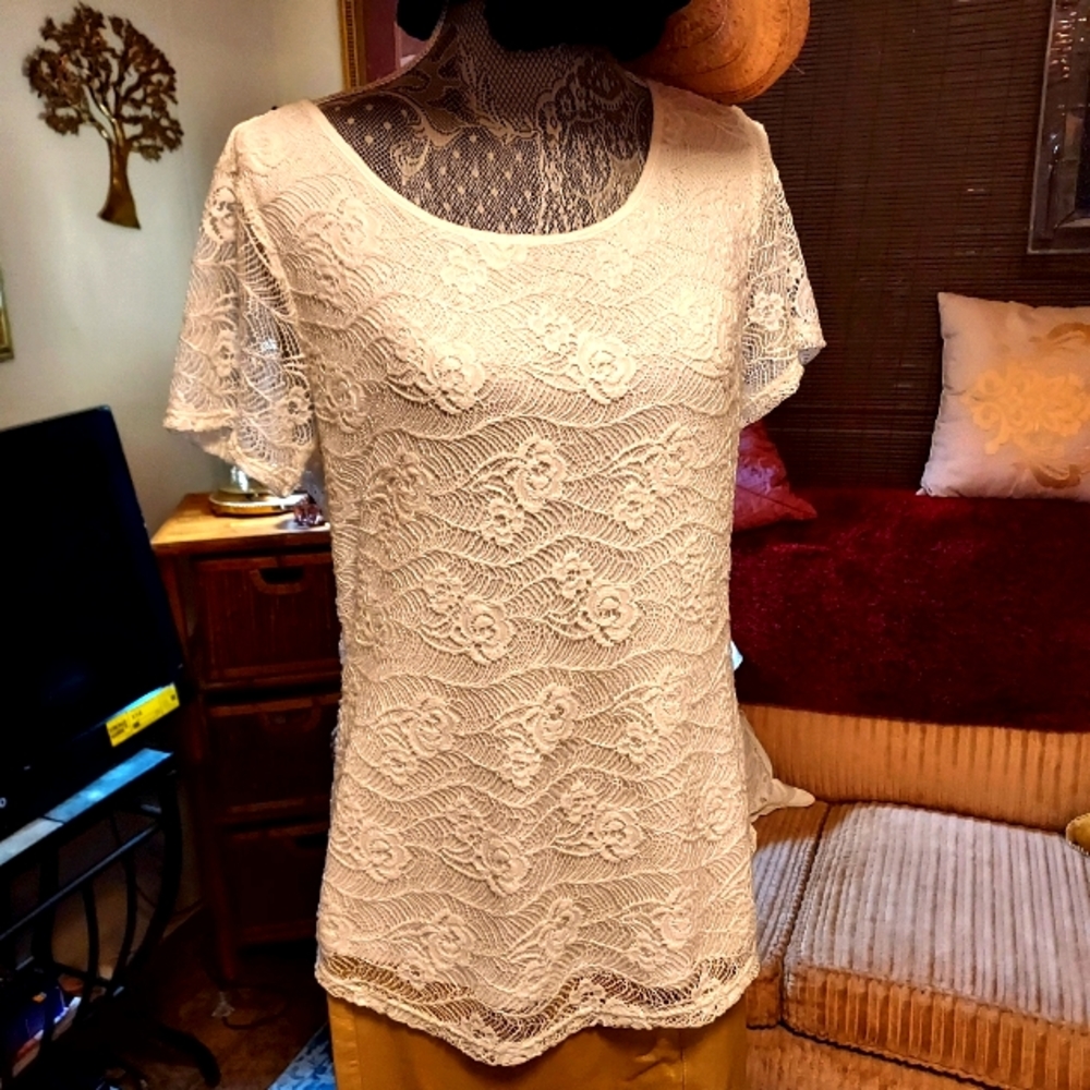 Nicole & Leo's White dress top Medium